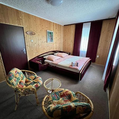 Apartmany Merkel Broumov Exteriör bild